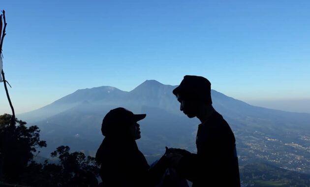 pendaki pemula? coba hiking ke gunung kencana, pesona alamnya exotic banget, Harga Tiket Masuk, Jalan Menuju Lokasi, Fasilitas, Pesona Gunung Kencana, Sekilas Gunung Kencana