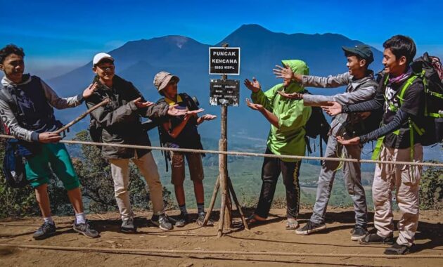Pendaki Pemula? Coba Hiking ke Gunung Kencana, Pesona Alamnya Exotic Banget