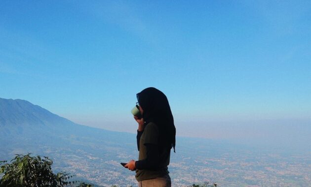 pendaki pemula? coba hiking ke gunung kencana, pesona alamnya exotic banget, Harga Tiket Masuk, Jalan Menuju Lokasi, Fasilitas, Pesona Gunung Kencana, Sekilas Gunung Kencana