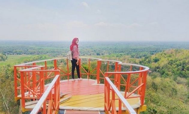 Penuh Spot Foto Warna – Warni, 8 Potret Keindahan Bukit Cinta Bayat Klaten