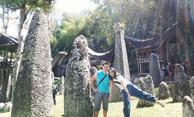 pesona batu mongana toraja utara sulawesi selatan