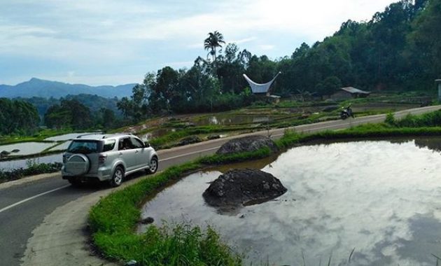 pesona batu mongana toraja utara sulawesi selatan