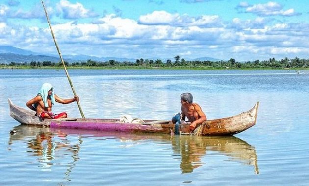 pesona keindahan alam danau limboto di gorontalo