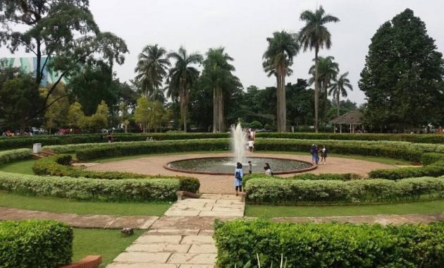 piknik bersama keluarga ke taman bunga wiladatika cibubur