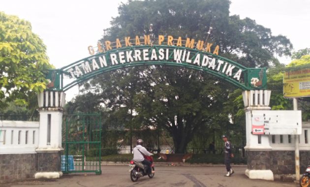 piknik bersama keluarga ke taman bunga wiladatika cibubur