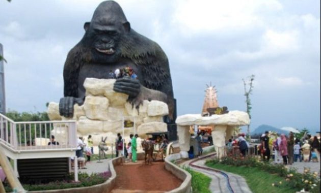piknik sambil belajar mengenal satwa di jatim park 2‎