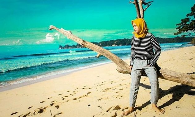 Potret Keindahan Pantai Sendiki Malang, 8 Alasan Kuat Harus Masuk di Travel List!