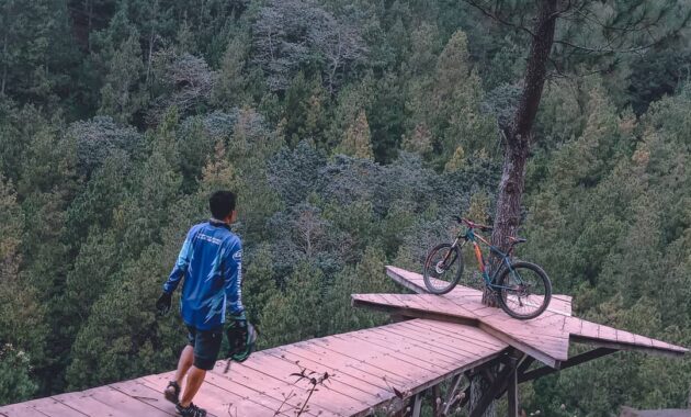 potret keseruan berendam di coban putri, air terjun tercantik di batu, Harga Tiket Masuk, Jalan Menuju Lokasi, Fasilitas, Spot Foto Instagramable, Keistimewaan Coban Putri