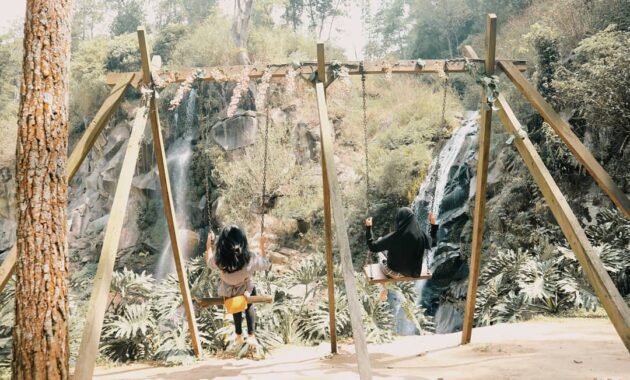 potret keseruan berendam di coban putri, air terjun tercantik di batu, Harga Tiket Masuk, Jalan Menuju Lokasi, Fasilitas, Spot Foto Instagramable, Keistimewaan Coban Putri