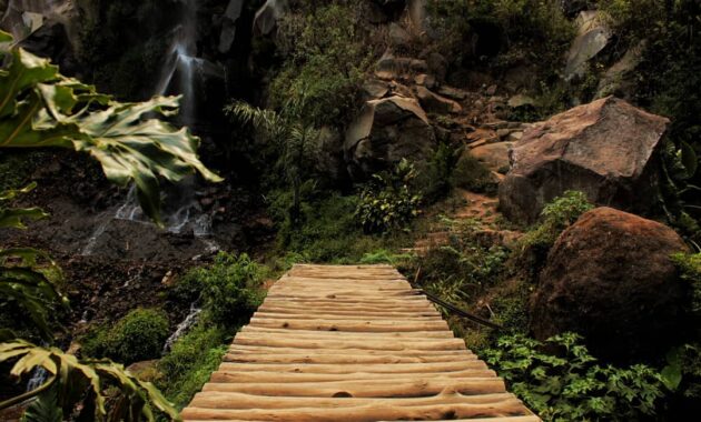 potret keseruan berendam di coban putri, air terjun tercantik di batu, Harga Tiket Masuk, Jalan Menuju Lokasi, Fasilitas, Spot Foto Instagramable, Keistimewaan Coban Putri