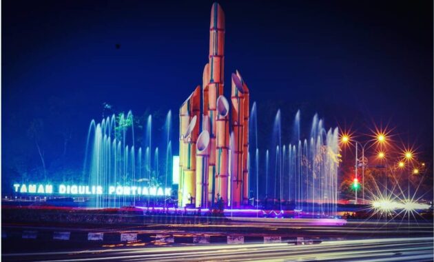 potret keseruan nongkrong di taman digulis pontianak, bikin mager pulang, Harga Tiket Masuk, Jalan Menuju Lokasi, Fasilitas, Sejarah Tugu Digulis, Daya Pikat Taman Digulis