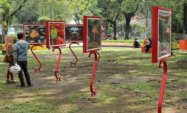 potret keseruan nongkrong di taman foto bandung, bisa usir penat, Harga Tiket Masuk, Jalan Menuju Lokasi, Fasilitas, Sejarah Taman Foto, Ruang Publik Fotografi