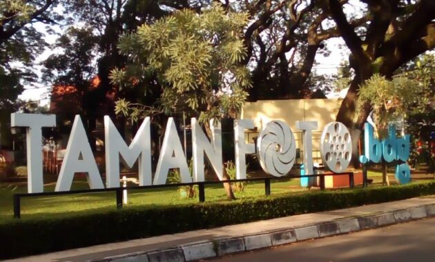 Potret Keseruan Nongkrong di Taman Foto Bandung, Bisa Usir Penat
