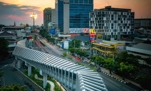 potret pemandangan kota semarang tempo dulu hingga masa kini dari siang hari hingga malam hari