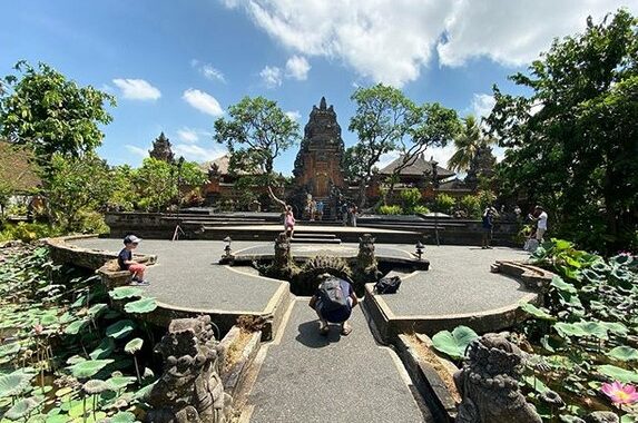 pura taman saraswati atau ubud water palace bali, Memiliki History, Keindahan Potensi, Lokasi Dimana, Jam Buka, Harga Tiket Masuk