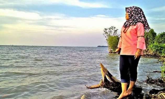 ragam keindahan dan kisah pantai glagah wangi di pesisir demak, berapa harga tiket masuknya?, Rute Menuju Lokasi, Tak Ada Biaya Tiket Masuk, Kisah Mistis, Sisi Lain Pantai