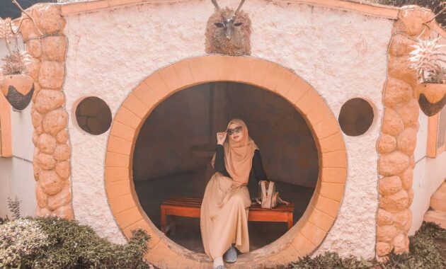 rasakan sensasi keliling dunia dalam sehari, hanya di negeri dongeng blitar, Harga Tiket Masuk, Jalan Menuju Lokasi, Fasilitas, Spot Foto &amp; Wahana, Pesona Negeri Dongeng