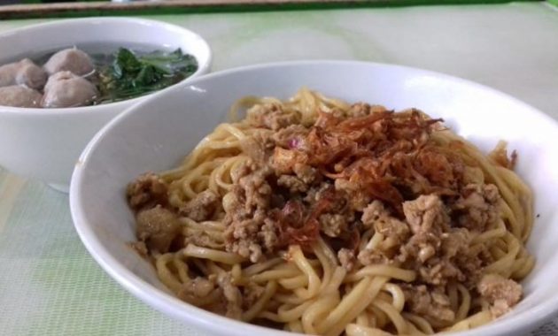 rekomendasi 7 tempat makan mie ayam enak di bogor