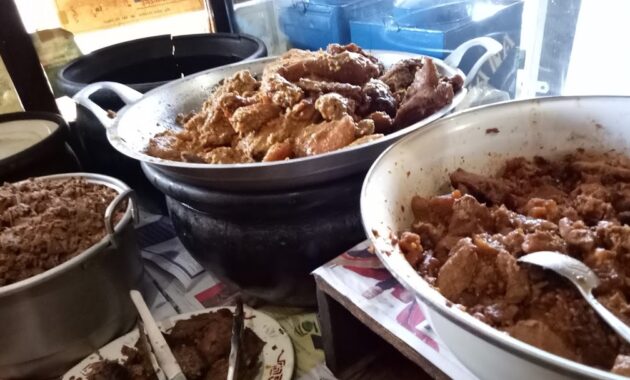 rekomendasi nasi gudeg di semarang yang legit dengan harga murah, yakin ngga mau coba?