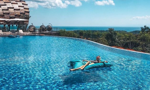 renaissance uluwatu, resort mewah di atas tebing dengan pemandangan pantai dan lingkungan asri