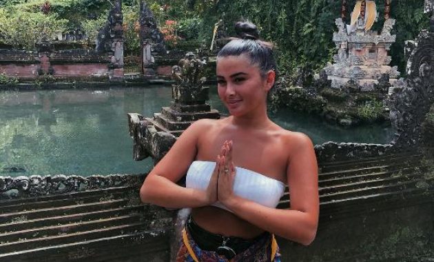 rio dewanto dan atiqah hasiholan sudah ke pura gunung kawi sebatu, kamu kapan?, Harga Tiket Masuk, Sejarah Singkat , Berburu Misteri, Candi Gunung Kawi Atau Candi Tebing Kawi, Wisata di Sekitar