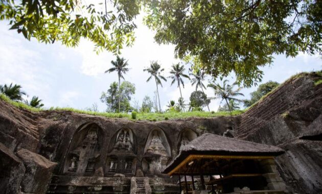 rio dewanto dan atiqah hasiholan sudah ke pura gunung kawi sebatu, kamu kapan?, Harga Tiket Masuk, Sejarah Singkat , Berburu Misteri, Candi Gunung Kawi Atau Candi Tebing Kawi, Wisata di Sekitar