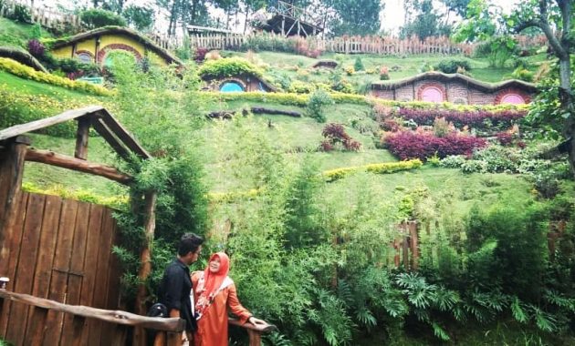 rumah hobbit malang buka jam berapa?, Keindahan Alam, Menarik dan Lucu, Harga Tiket Masuk, Fasilitas Yang Ada, Rute Menuju Lokasi