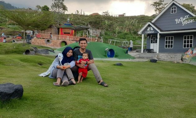 rumah hobbit malang buka jam berapa?, Keindahan Alam, Menarik dan Lucu, Harga Tiket Masuk, Fasilitas Yang Ada, Rute Menuju Lokasi