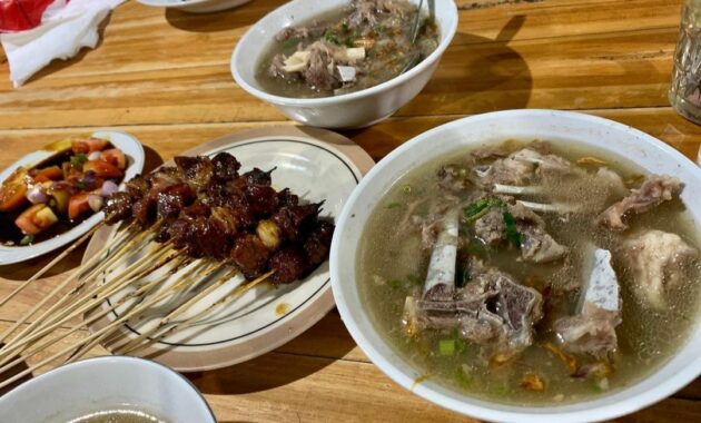 sate kambing hanjawar, kuliner favorit wisatawan puncak