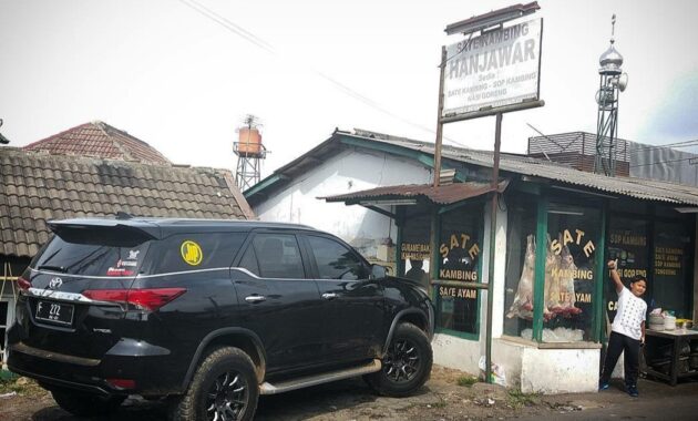 sate kambing hanjawar, kuliner favorit wisatawan puncak