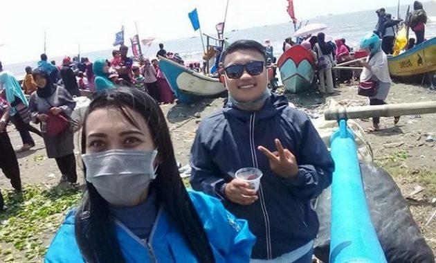 sedekah laut cilacap, simbol ucapan syukur di pesisir selatan jawa. ini 10 potretnya