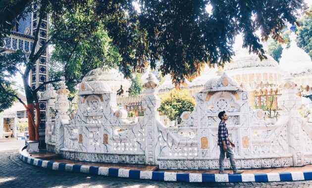 sejarah masjid tiban di malang jawa timur, Lokasi Masjid, Jalan Menuju Lokasi, Wisata Religi, Misteri Pembangunan, Daerah Lain