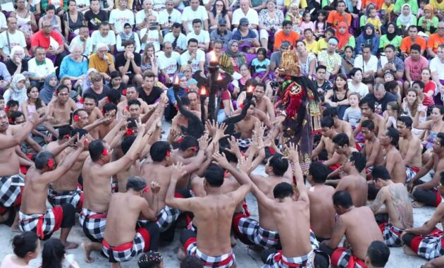 Sejarah Singkat Tari Kecak Bali