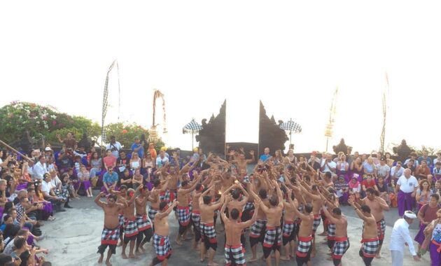 sejarah singkat tari kecak bali