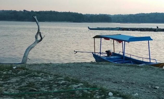 selfie maksimal di waduk pondok ngawi