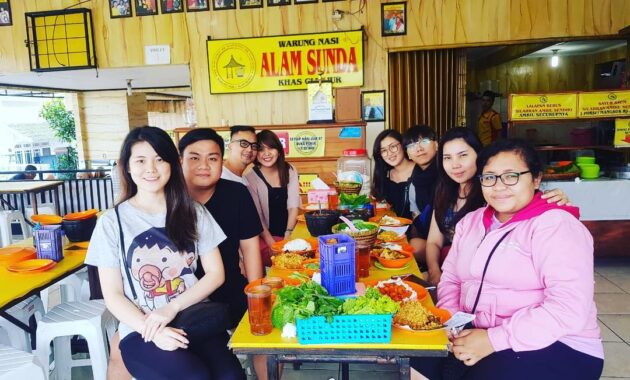 sempatkan mampir ke beberapa tempat makan ini jika lagi di cianjur bisa untuk keluarga besar