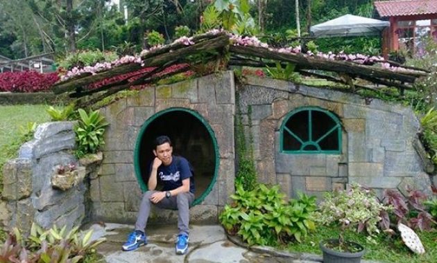 seperti di negeri dongeng, inilah 9 hal menarik di rumah hobbit bogor