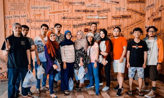 serunya berwisata di kampung coklat blitar, bersenang-senang sambil belajar, Harga Tiket Masuk, Jalan Menuju Lokasi, Fasilitas, Mengenai Kampung Cokelat