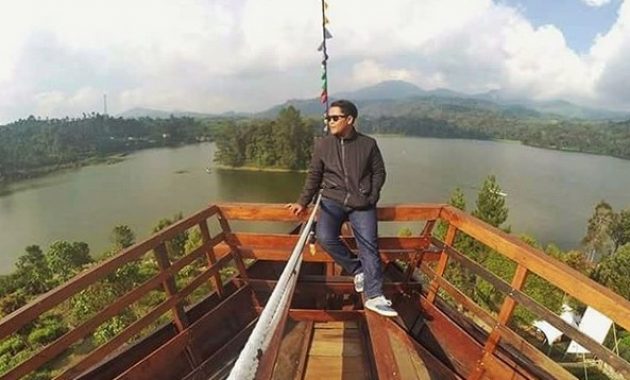 serunya camping ala hotel mewah di glamping lakeside rancabali bandung, Keseruan Menginap di Glamping Lakeside Rancabali, Indahnya Pemandangan Glamping Lakeside Rancabali, Tent Resort dengan Berbagai Wahana Permainan, Wisata Kuliner di Pinisi Resto, Rute Menuju ke Lokasi