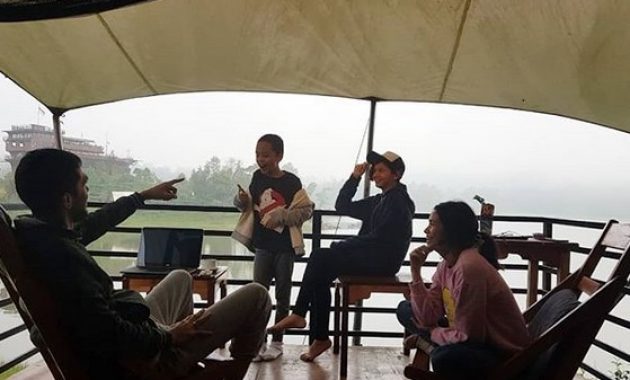 serunya camping ala hotel mewah di glamping lakeside rancabali bandung, Keseruan Menginap di Glamping Lakeside Rancabali, Indahnya Pemandangan Glamping Lakeside Rancabali, Tent Resort dengan Berbagai Wahana Permainan, Wisata Kuliner di Pinisi Resto, Rute Menuju ke Lokasi