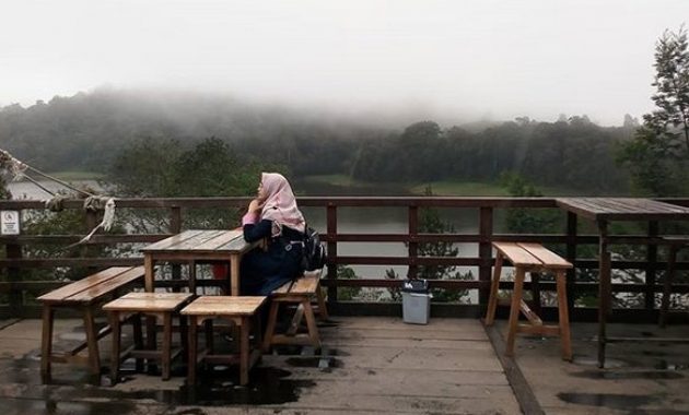 serunya camping ala hotel mewah di glamping lakeside rancabali bandung, Keseruan Menginap di Glamping Lakeside Rancabali, Indahnya Pemandangan Glamping Lakeside Rancabali, Tent Resort dengan Berbagai Wahana Permainan, Wisata Kuliner di Pinisi Resto, Rute Menuju ke Lokasi