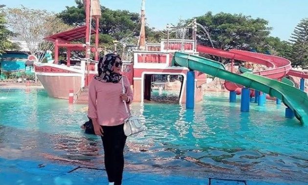 serunya menghabiskan liburan di gerbang mas bahari waterpark tegal