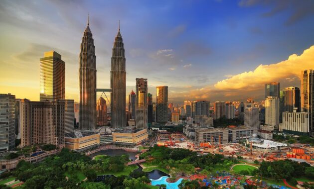 Short Escape Ke Malaysia Bareng Temen? Cek Rincian Budget Liburannya Disini!