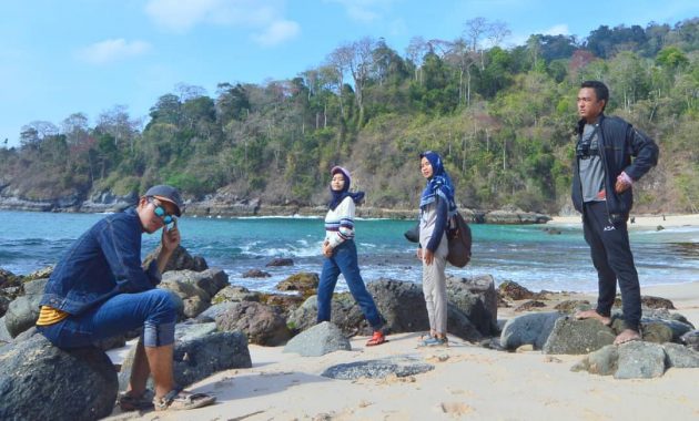 Snorkeling di Pantai Green Bay