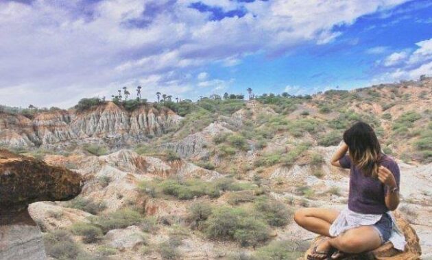 tak hanya cina, indonesia juga punya 7 spot bukit pelangi yang instagenic