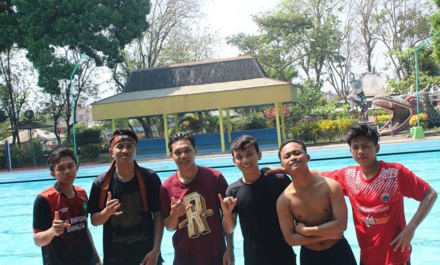 taman air pagora kediri, anak anak banyak yang suka kolam renangnya