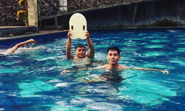 taman air pagora kediri, anak anak banyak yang suka kolam renangnya