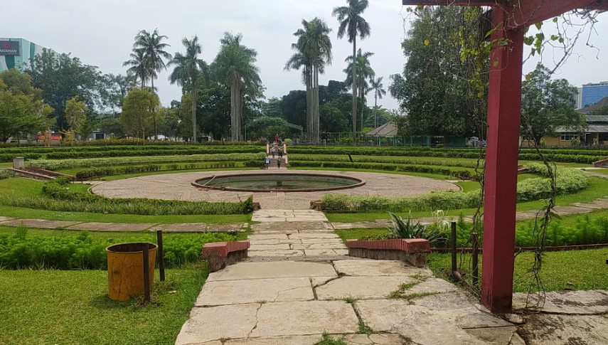 Taman Bunga Wiladatika Cibubur, Harga Tiket, Wahana, Fasilitas, Daya Tarik Dll