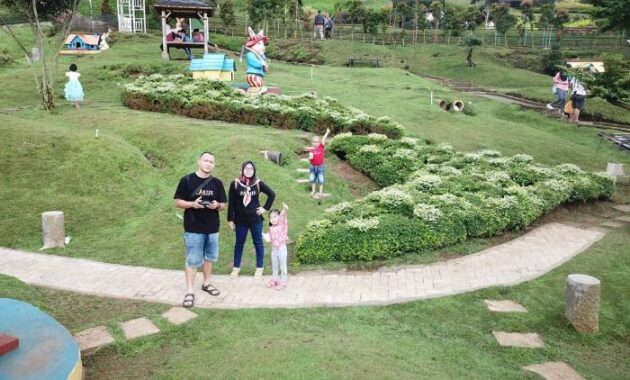 taman kelinci batu, katanya mirip negeri dongeng?