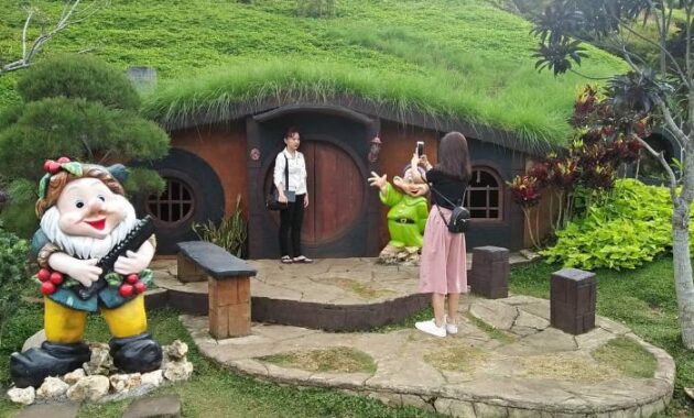 taman kelinci batu, katanya mirip negeri dongeng?